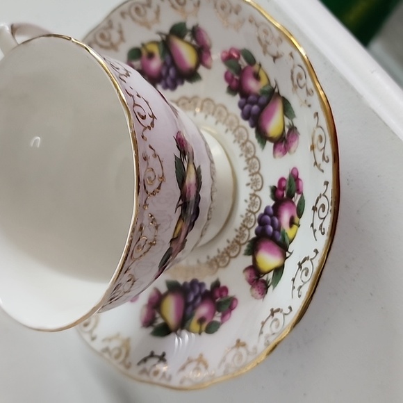 Colclough Bone China Tea Cup and Saucer with Fruit Pattern Ridgway Pottery - Picture 8 of 8